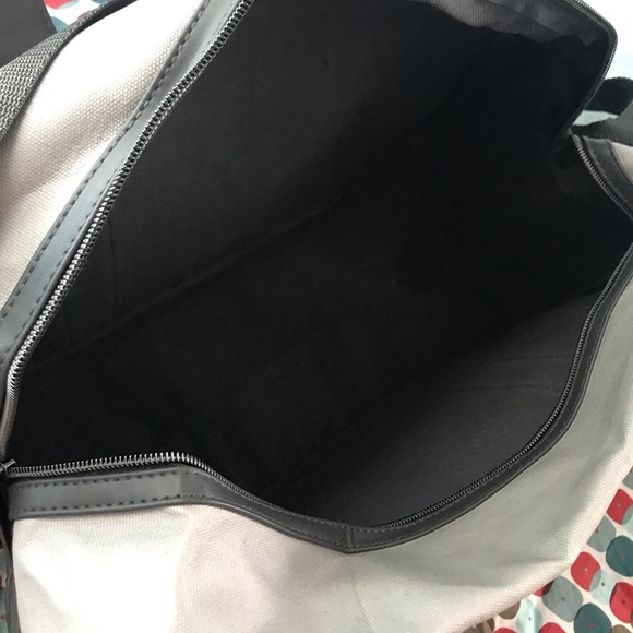 NWT Calvin Klein Two Tone Gray Duffle Bag - Picture 4 of 12